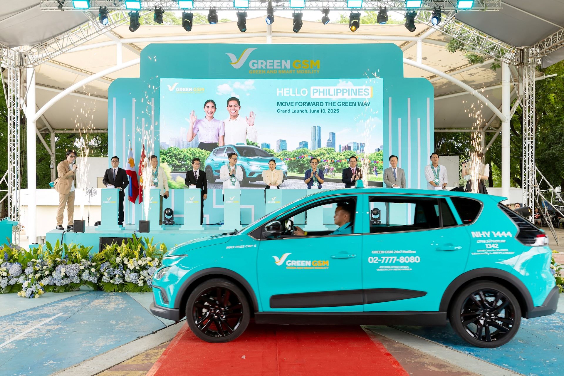 GSM Global CEO (third from the right), GSM Philippines Executive Director (far left), together with representatives from the Government, the Vietnamese Embassy, and other guests, attend the launch ceremony of Green GSM electric taxi services in the Philippines.